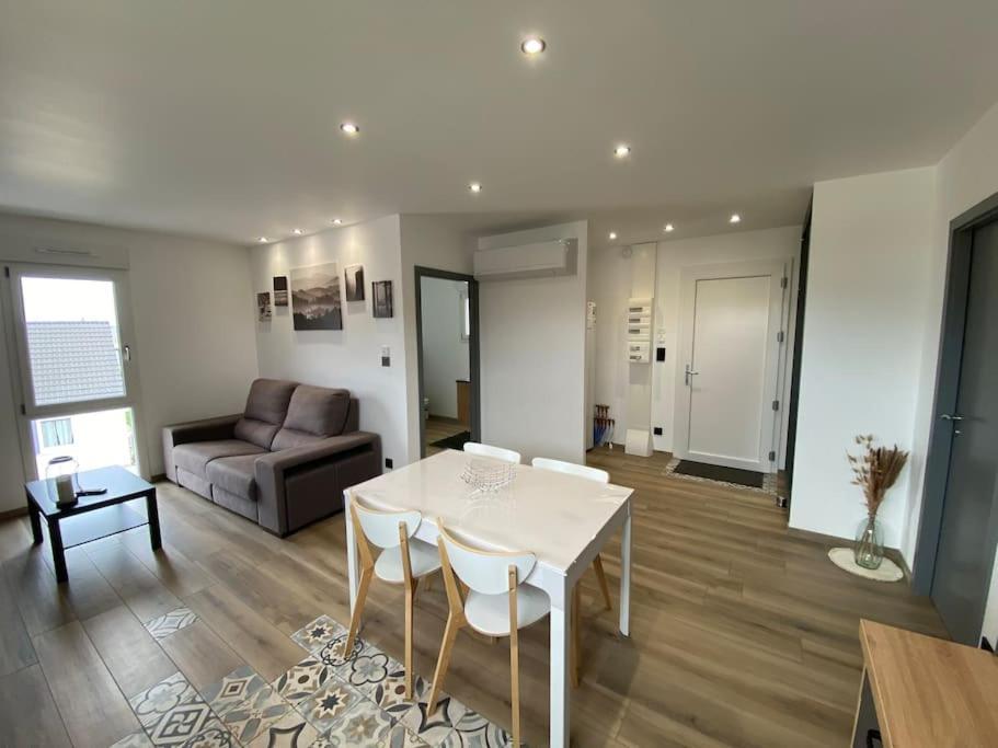 Appartement Climatise Charmes  Exterior photo